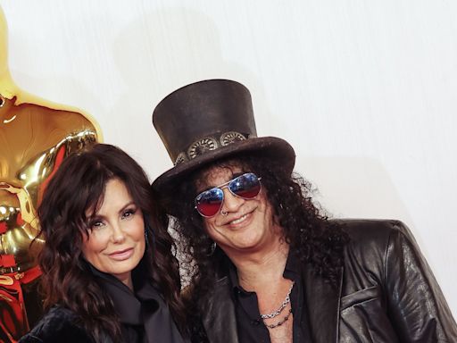 Slash, de Guns 'N Roses, devastado por la muerte de su hijastra de 25 años, cancela sus conciertos