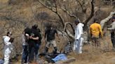 搜索失蹤者「頭皮發麻」的意外收穫 墨西哥警察在峽谷發現45袋人體殘骸