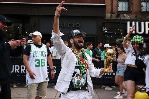 Photos: Celtics fans arrive in downtown Boston for Game 5 of NBA Finals - The Boston Globe