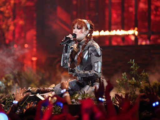 10 things you didn't see on TV at the 2024 MTV VMAs: Fans hit record on Chappell Roan, Katy Perry's 'I Kissed A Girl' makes the crowd go wild