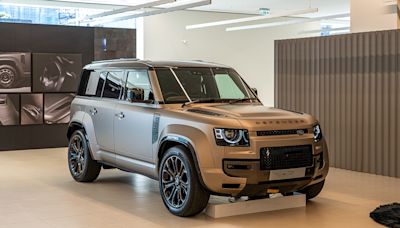 能上賽道的越野車？JLR Defender OCTA 展間搶先直擊！