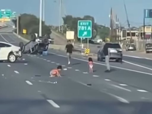 Two toddlers in diapers thrown in middle of Texas highway