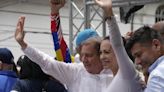 Candidato presidencial de Venezuela busca unidad en mitin en La Victoria