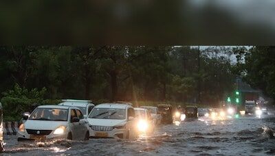 LIVE: Overnight rainfall leaves several areas of Mumbai waterlogged; schools shut, flights diverted