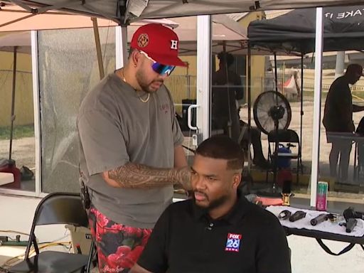 Houston barbershop getting back to business in parking lot due to ongoing power outage