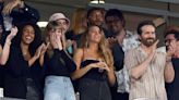Ryan Reynolds and Blake Lively Take Selfie and Kiss While Taylor Swift Performs ‘Lover’ at Madrid Tour Stop