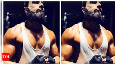 Ranveer Singh drops FIRST PIC after becoming a dad to baby girl | Hindi Movie News - Times of India