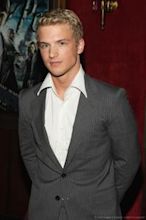 Freddie Stroma