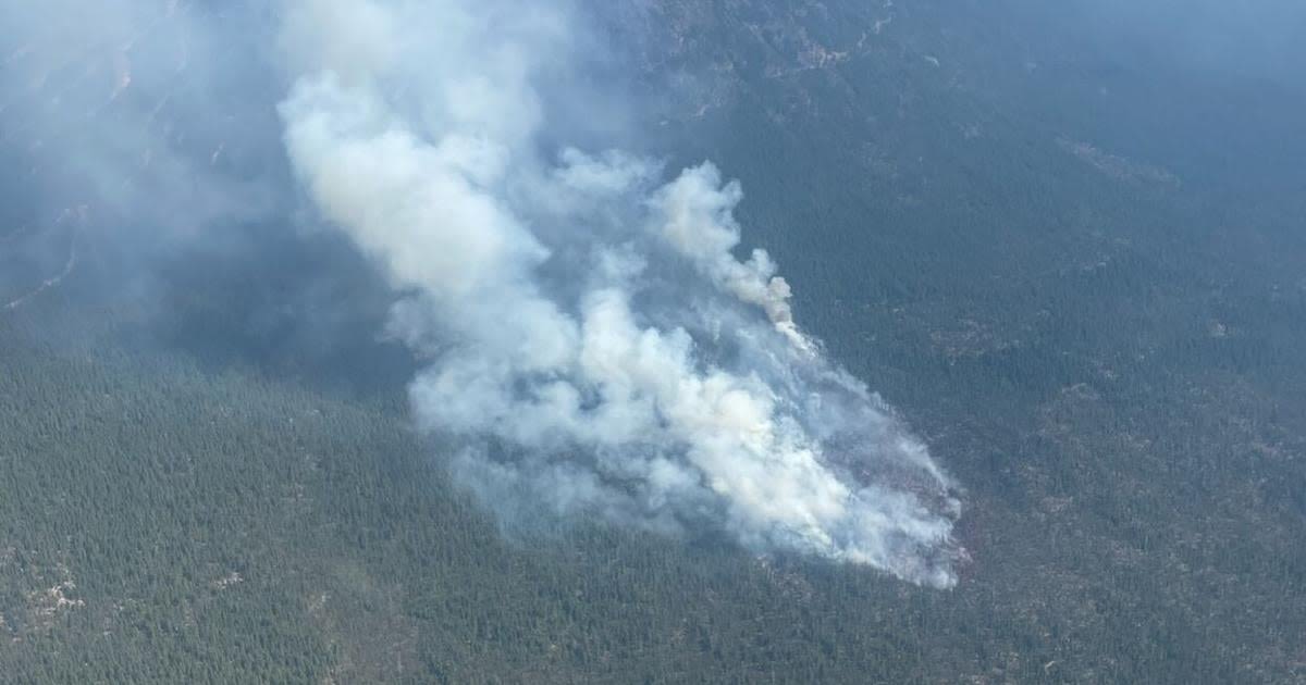 Ash, smoke descend after wildfires forced evacuation of Mt. Bachelor, other locations