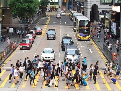 《信而有證》港股失百天線 憂經濟放緩 攜程、李寧等消費股受壓