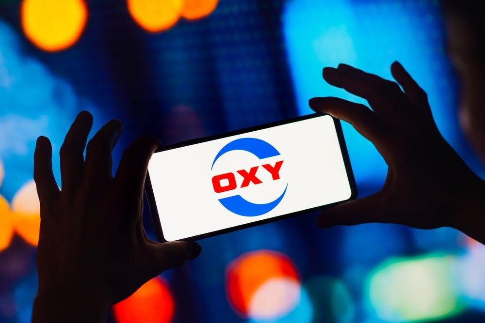 Warren Buffett's Favorite Stock, Occidental Petroleum Reports Mixed Q1 Results - Occidental Petroleum (NYSE:OXY)