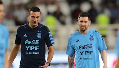 Scaloni y Messi recuerdan a Menotti como "Maestro" y "referente" del fútbol argentino