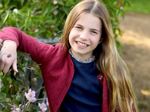 Princesa Charlotte faz 9 anos e surge linda em foto tirada por Kate Middleton - OFuxico