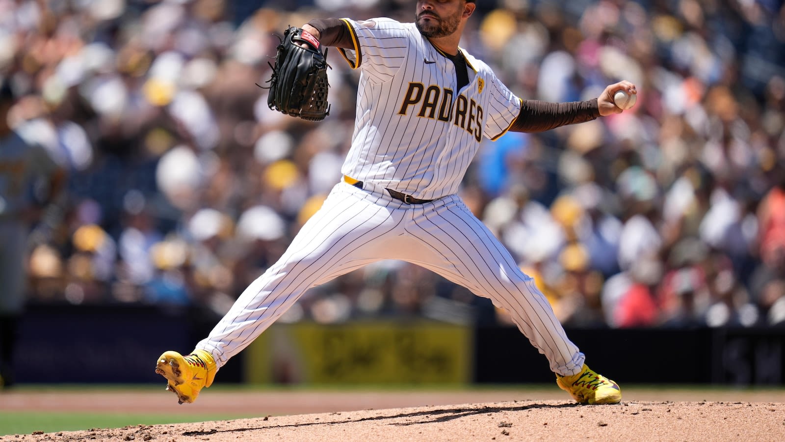 Pérez beats Pirates following trade, San Diego's 19th win in 22 games and Pirates 10th straight loss