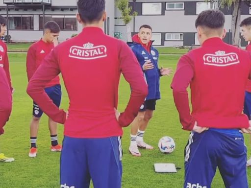 “Un toque, eso”: Alexis Sánchez sorprende y con pito en mano se luce como entrenador en Juan Pinto Durán - La Tercera