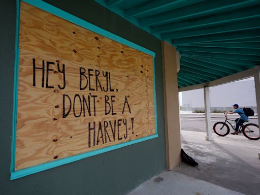 Hurricane Beryl tracker: Live updates as Category 1 storm makes landfall in Texas; Houston under tornado watch