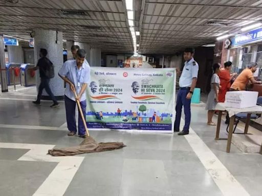 Header: Kolkata metro conducts public awareness campaign at Dum Dum metro station | Events Movie News - Times of India