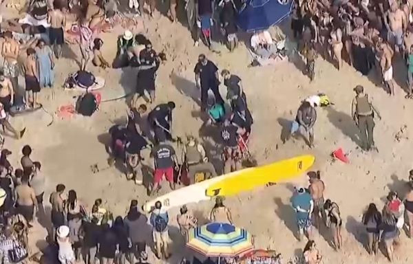 San Diego lifeguards rescue teen girl ‘buried up to neck’ after sand hole collapses at beach