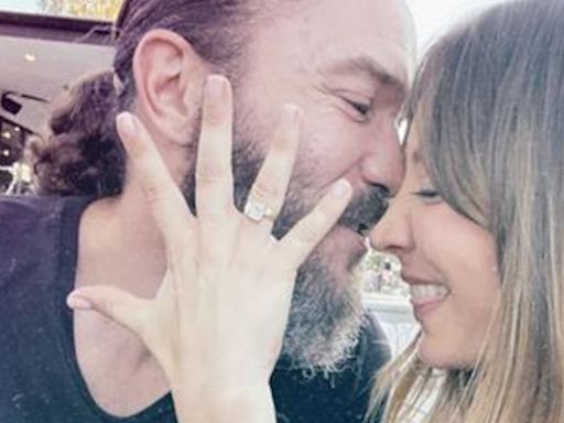 Kaley Cuoco and Tom Pelphrey Are Engaged After More Than 2 Years of Dating - E! Online