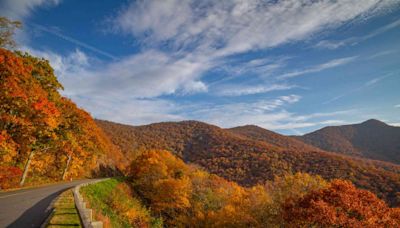 This Fall Foliage-focused Road Trip Through North Carolina Has Charming Towns, Cozy Resorts, and Beautiful Mountain Views