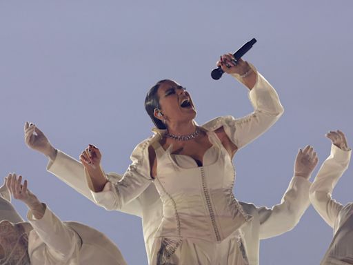 As várias polémicas da tensa Eurovisão, que tentou esconder as unhas de iolanda