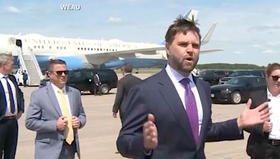 Secret Service explains why JD Vance’s weird Air Force Two stunt in Wisconsin wasn’t a security breach