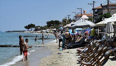 Sunbed wars: Greece tries to rein in beach chaos