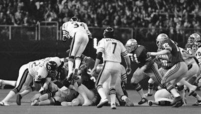 Former NFL quarterback who teamed with Hall of Fame runner in 1970s dies at age 70