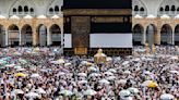 More than 300 Egyptians die from heat during Hajj pilgrimage in Saudi Arabia, diplomats say