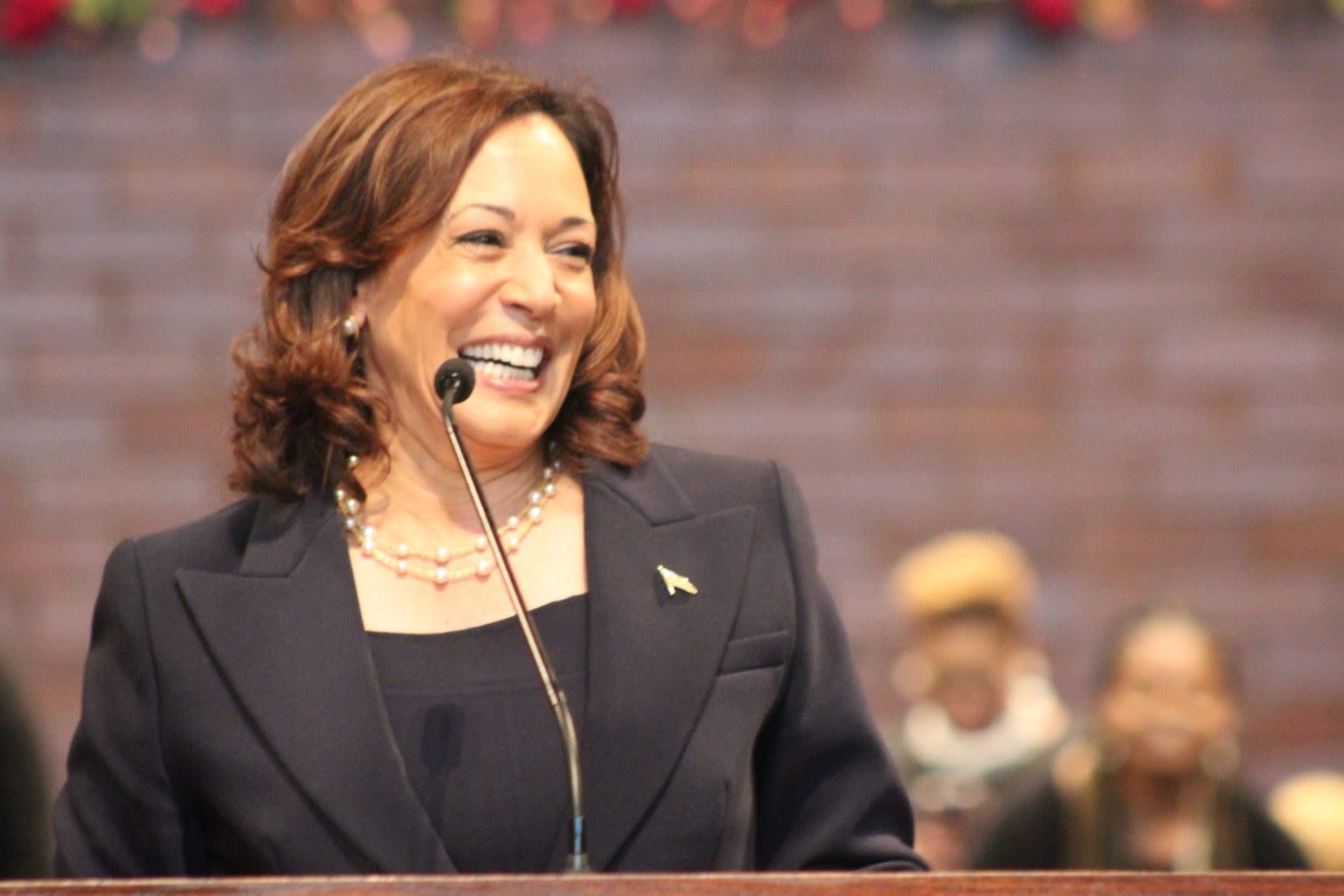 Kamala Harris' speech: Code-switching, inauthentic?