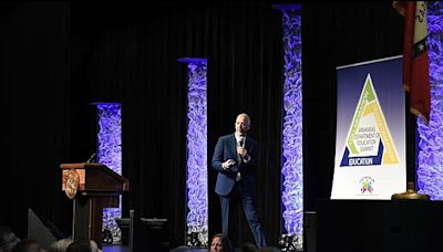 Arkansas education secretary addresses challenges of phones in classrooms at education summit | Northwest Arkansas Democrat-Gazette