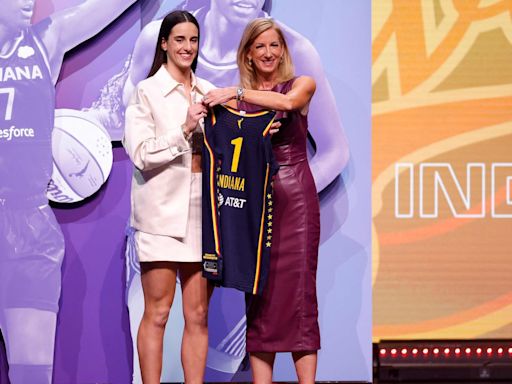 No, Caitlin Clark no va a perder dinero por jugar en la WNBA