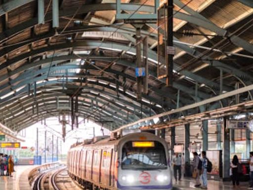 Delhi Rains: Train Movement Affected at Some Stations Due to Waterlogging, Metro Services Disrupted in Dwarka - News18