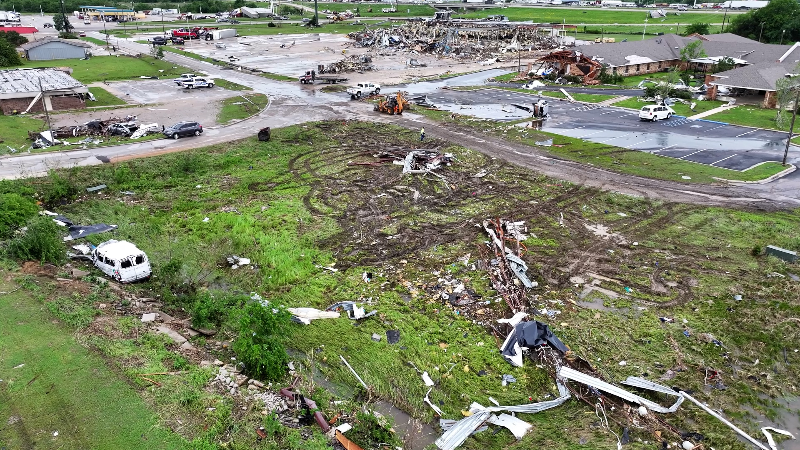 Deadly tornado outbreak causes devastation from the Plains to the Midwest