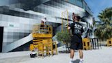 Felipe Pantone arriesga con un mural en blanco y negro para convertirse en 'historia de Spook'