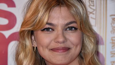 Louane se dévoile en bikini et elle est carrément canon