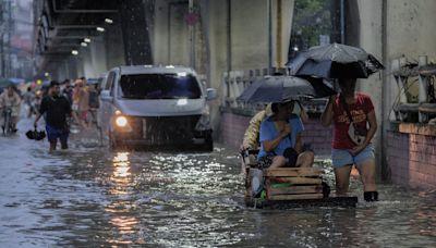 Flood disrupts PHL transport - BusinessWorld Online