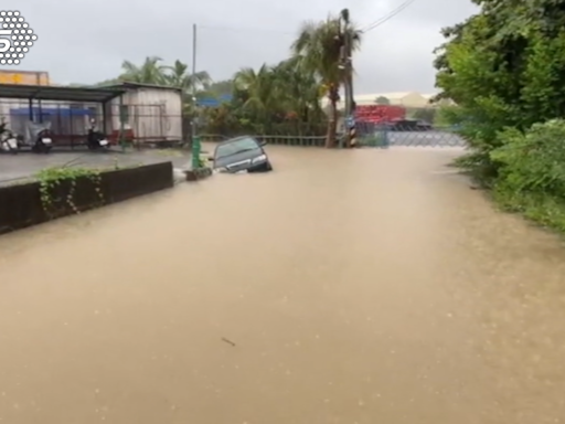 雨炸南台灣！高雄雷擊電桿爆炸 台南駕訓班水淹半輪高