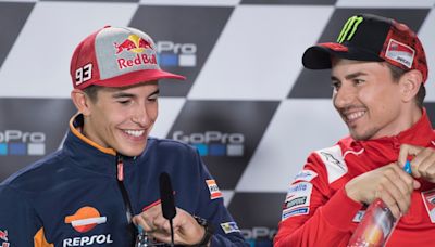 Lorenzo recuerda cómo el público español apoyaba a Valentino Rossi en 2015: "Nos abucheaban a Márquez y a mí"