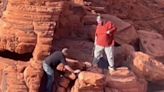 Jóvenes destrozan un tesoro natural de millones de años de antigüedad en Nevada