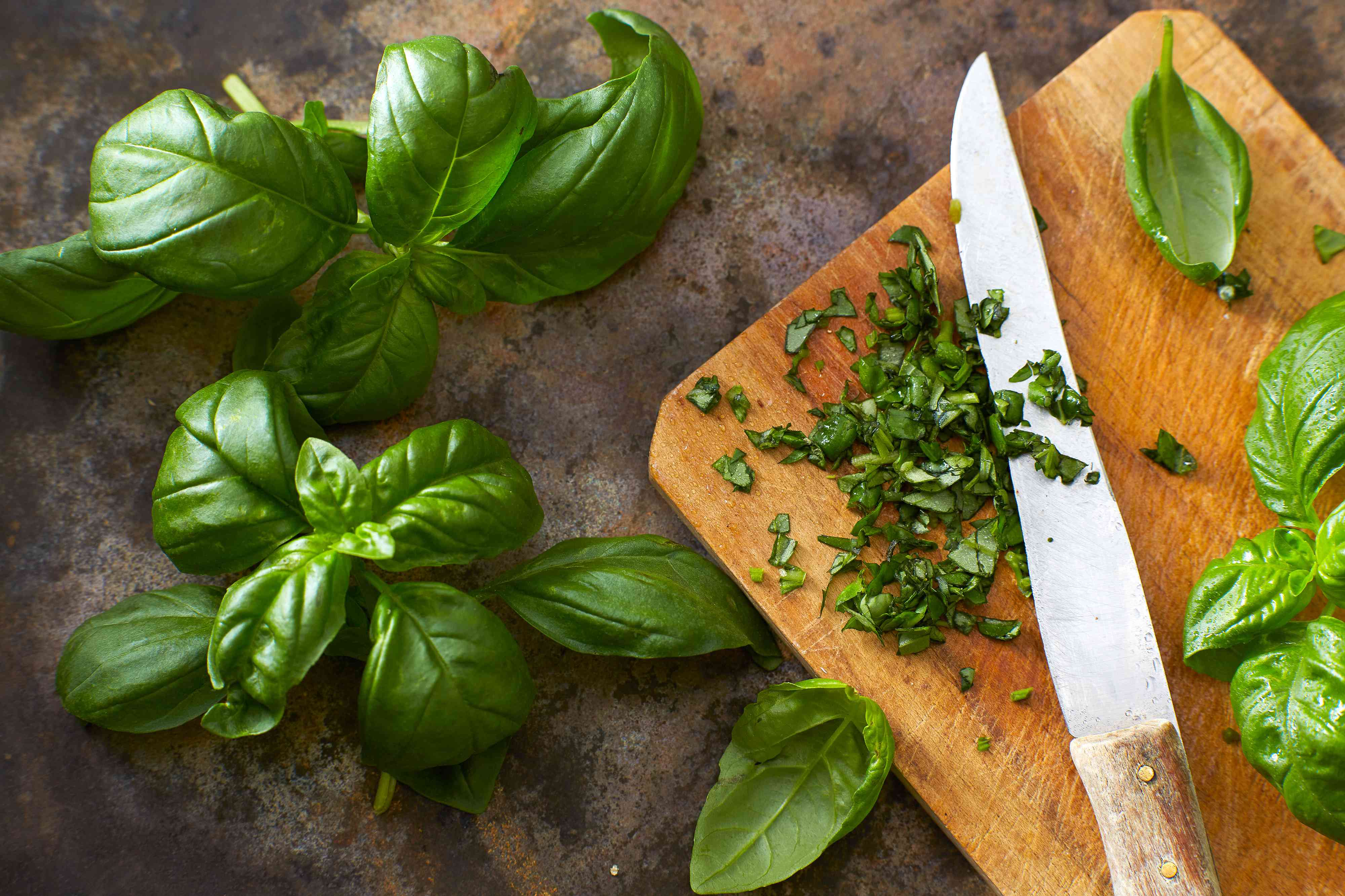 20 Recipes With Fresh Basil to Use Up the Vibrant Herb