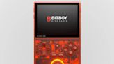 Así es BitBoy, la nueva portátil que permitirá jugar títulos retro y conseguir Bitcoin