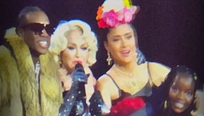 Madonna y Salma Hayek juntas en el escenario
