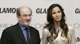 Los familiares de Salman Rushdie explican los avances en la salud del escritor