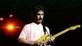 Universal Music adquire catálogo do guitarrista de "Cosmik Debris" Frank Zappa