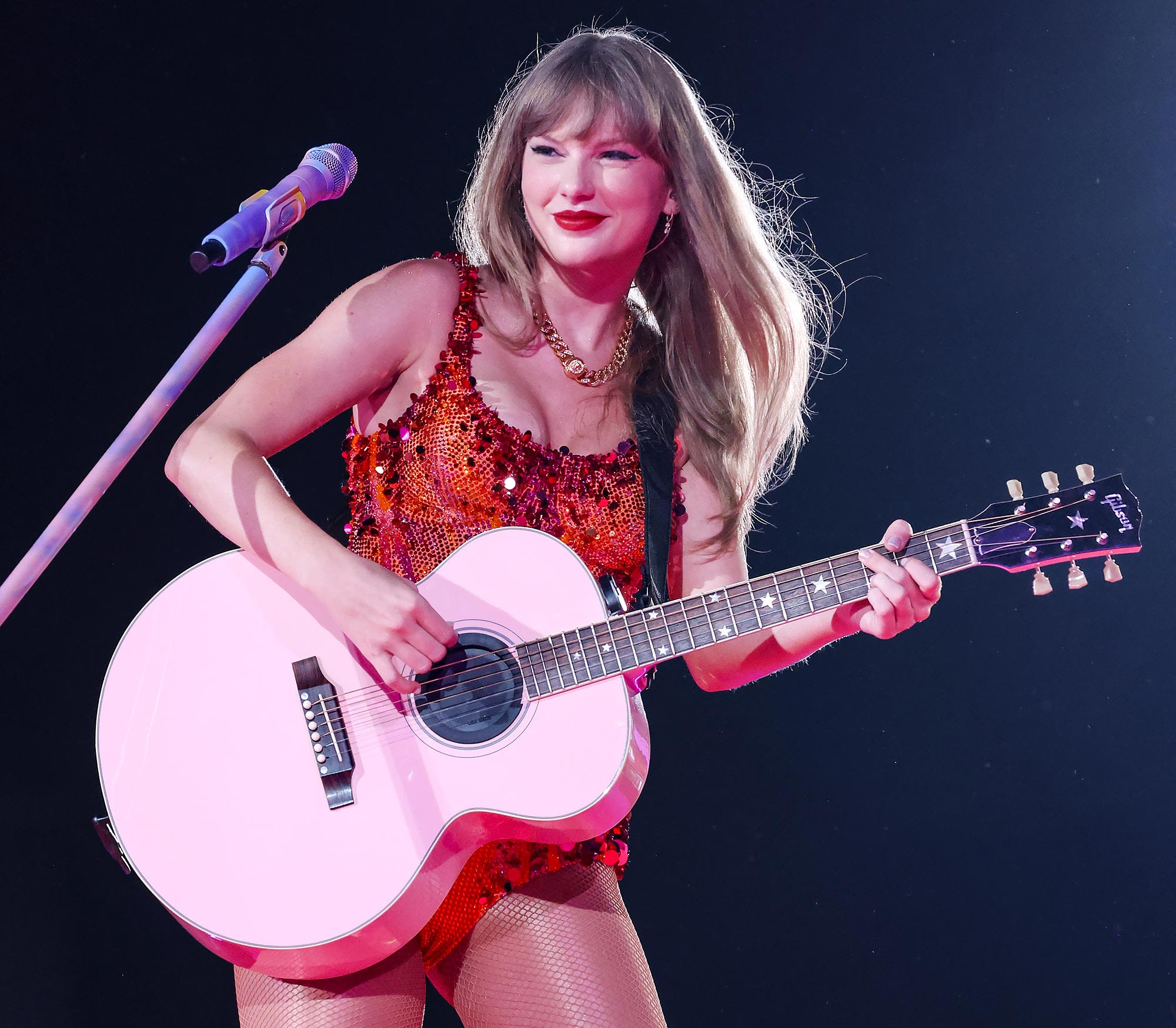 Taylor Swift Fans Think ‘So High School’ Lyrics Give Subtle Nod to Debut Track ‘Mary’s Song’