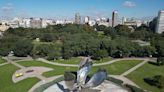 La Floralis Genérica de Buenos Aires comienza a "florecer" después del temporal