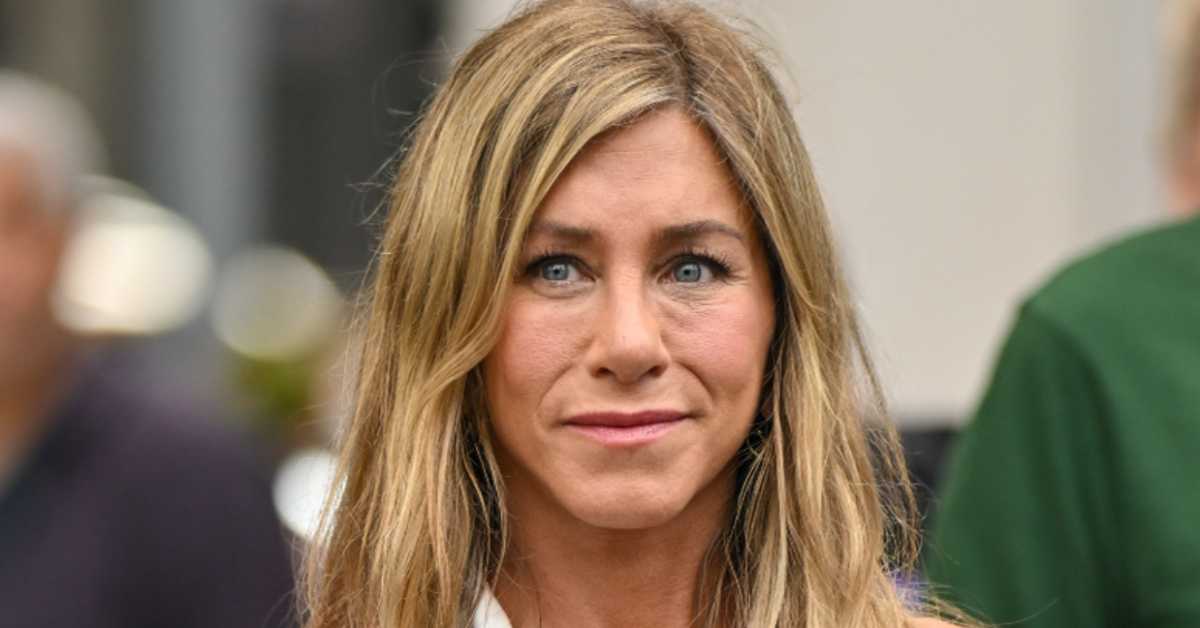 Jennifer Aniston Gets Dirty—Literally—During 'The Morning Show' Filming in NYC
