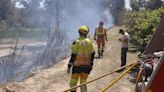 Los bomberos sofocan dos pequeños incendios forestales en Xàtiva