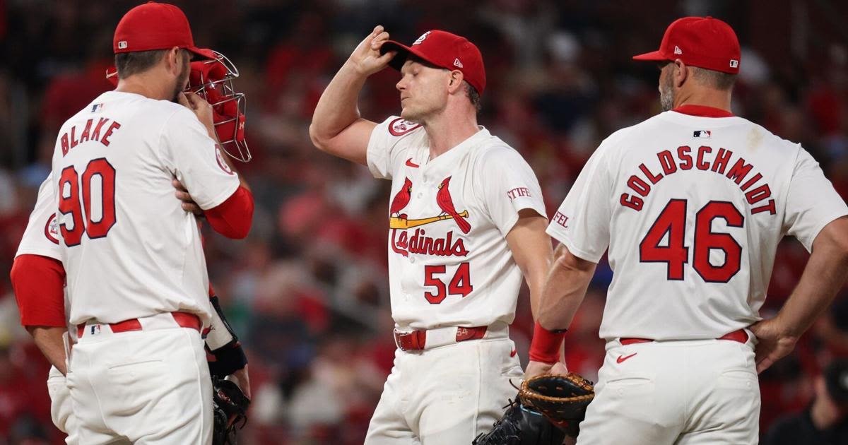 Cardinals fold with two outs in the 10th inning of a 10-8 loss to the Nationals